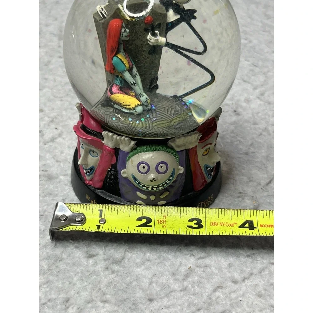 DISNEY NIGHTMARE BEFORE CHRISTMAS SNOWGLOBE BY WESTLAND 25205 JACK SKELLINGTON‎